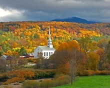 fall foliage in stowe vermont