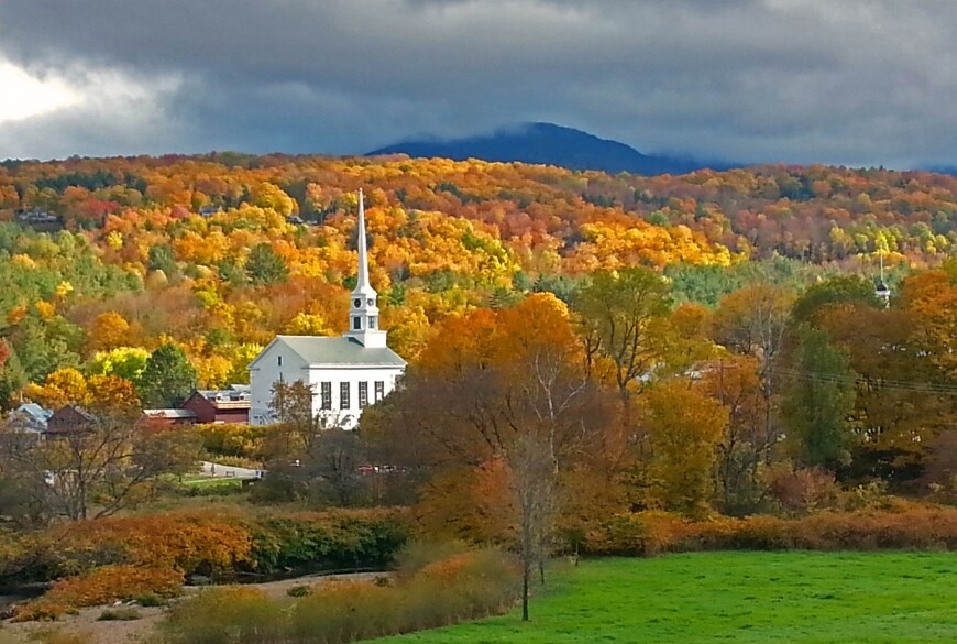 vermont foliage in stowe